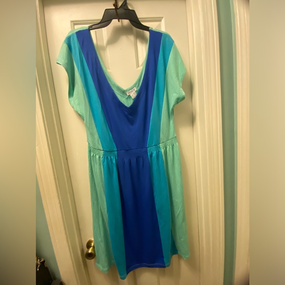 Venus Vneckline Colorblock Midi Dress